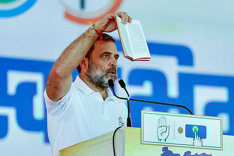 Rahul campaigns for Maha Assembly polls