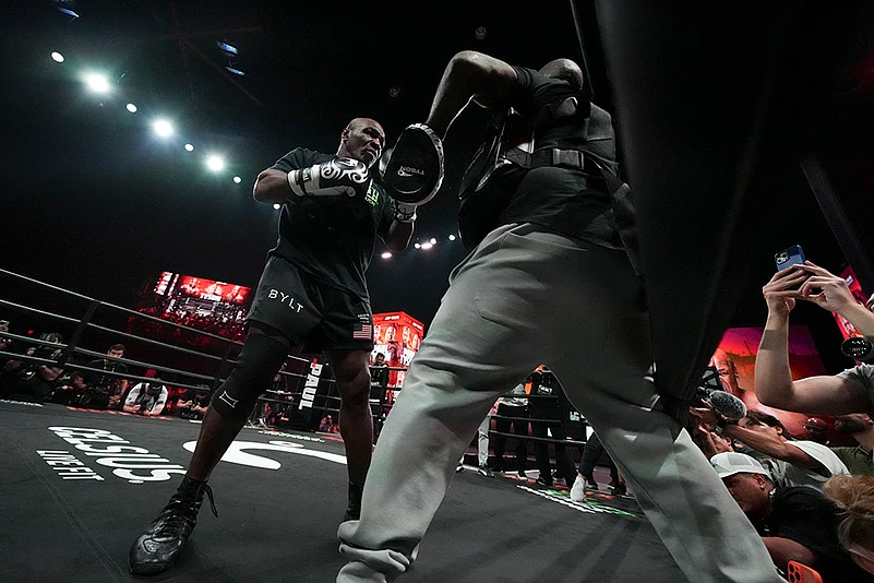 Boxing: Mike Tyson vs Jake Paul exhibition bout in Irving, Texas_Mike Tyson