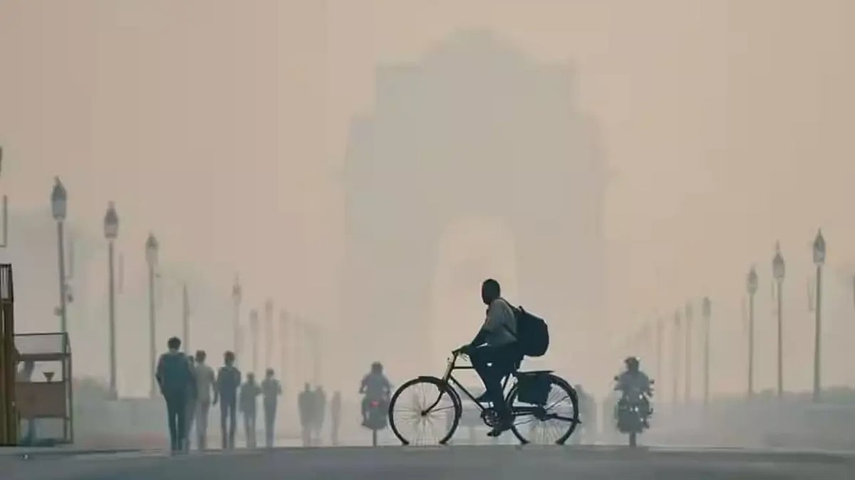 Air quality continues to remain in severe zone in Delhi  - PTI