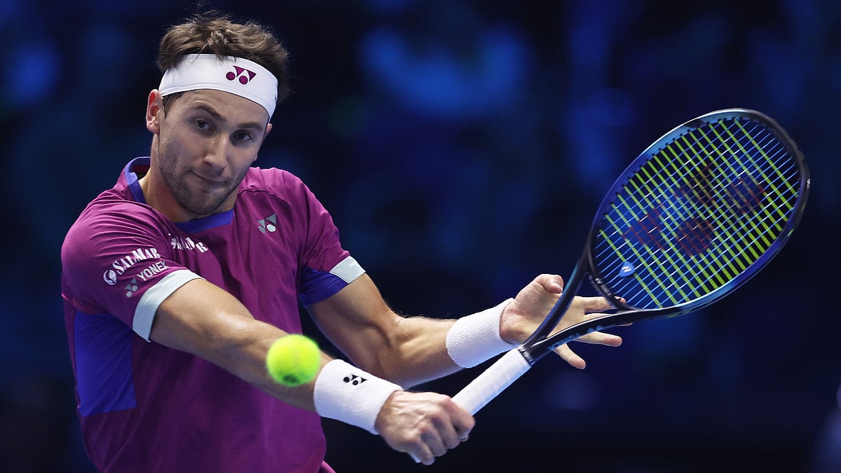 Casper Ruud in action against Andrey Rublev.