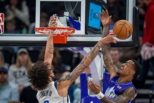 NBA: Collins' 28 Pointer Helps Jazz Beat Mavericks