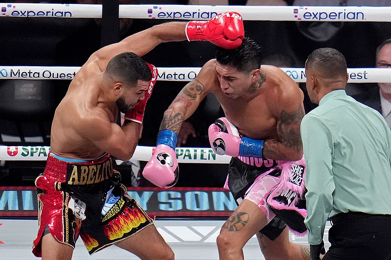 Mario Barrios vs Abel Ramos WBC welterweight title bout match in texas_4