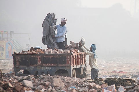 Weather: Fog in Gurugram
