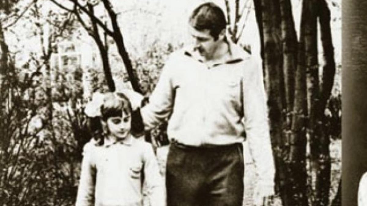 X/Nadia Comaneci : File photo of legendary gymnast Nadia Comaneci with coach Bela Karolyi.