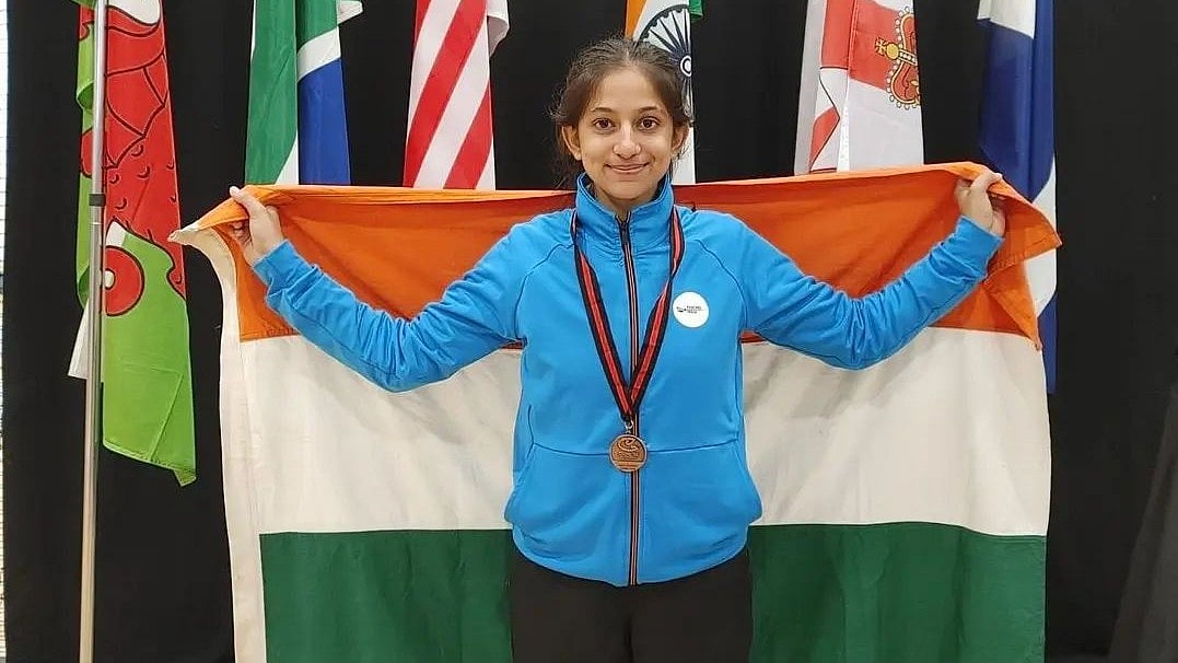 Instagram/ @jksportscouncilofficial : J&K Sabre Fencer Chhavi Sharma.