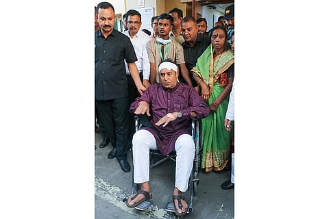 Anil Deshmukh leaves hospital