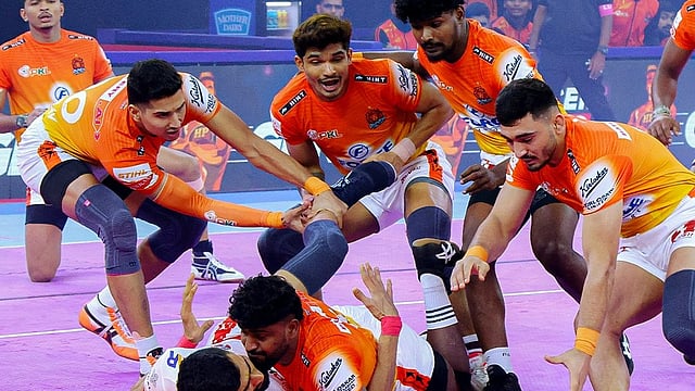 PKL 11: Puneri Paltan and UP Yoddhas Play Out Hard-fought 29-29 Tie, Patna Pirates Beat Bengaluru Bulls