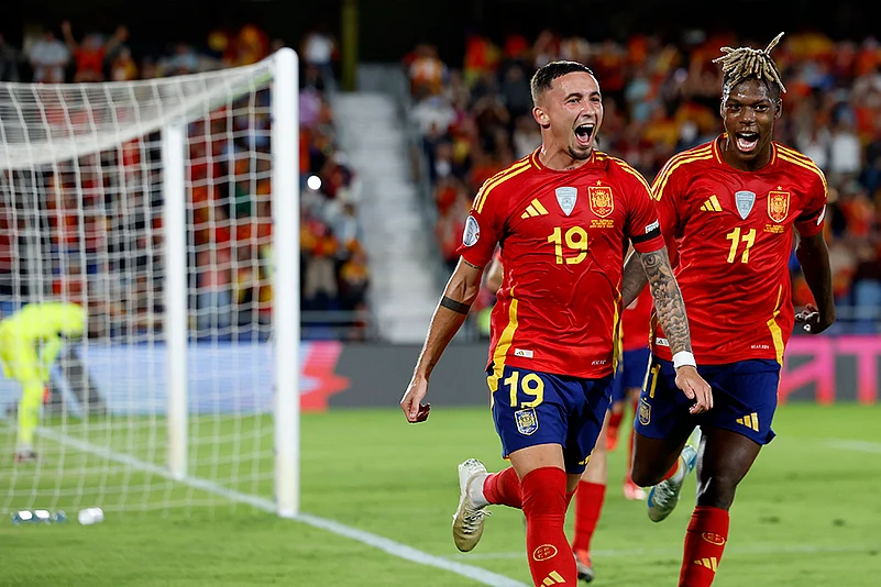 UEFA Nations League Soccer Spain Vs Switzerland football gallery_Yeremy Pino