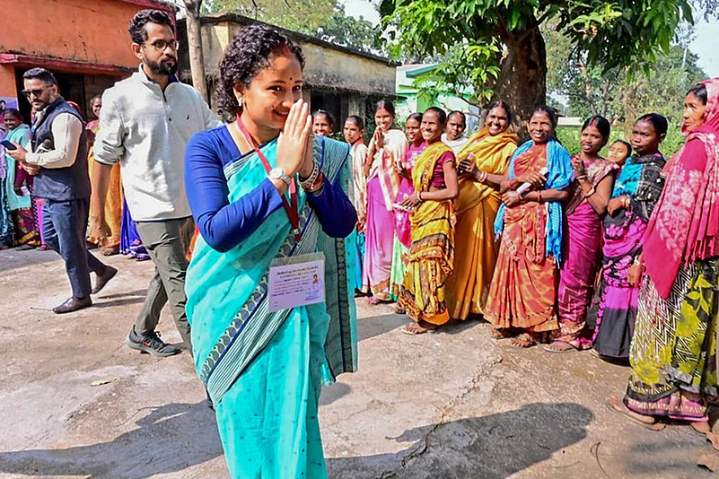 Kalpana Soren meets voters