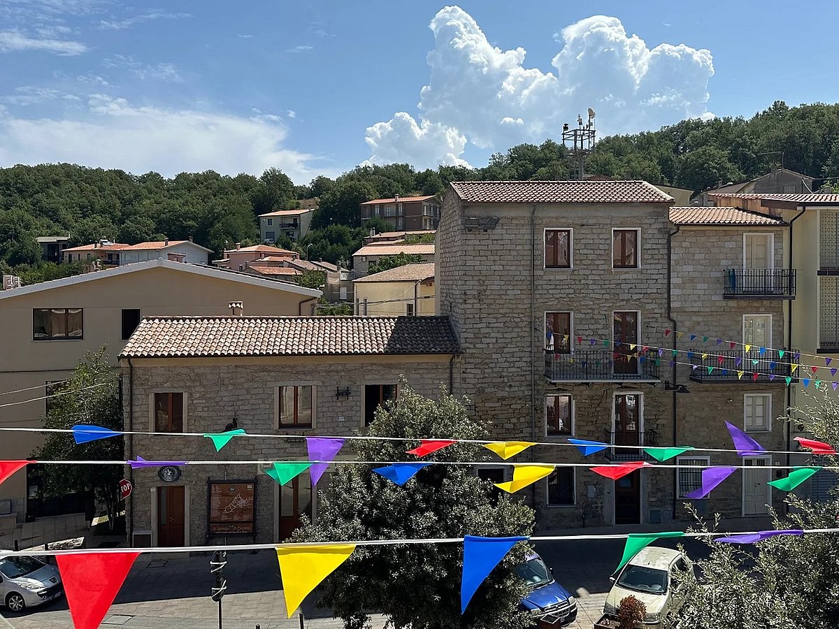 Ollolai Website : Italian Village Sells Homes To Americans For $1