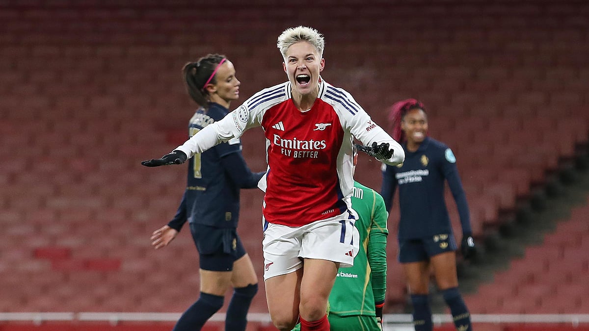 Lina Hurtig put Arsenal into the quarter-finals of the Champions League