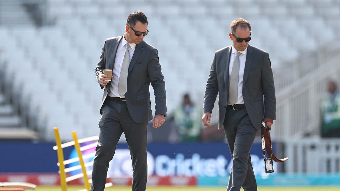 Photo: X | Mufaddal Vohra : Former Australia captain Ricky Ponting (L) with Justin Langer.