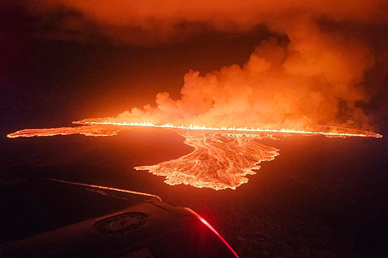 null - Photo: Civil Protection in Iceland via AP