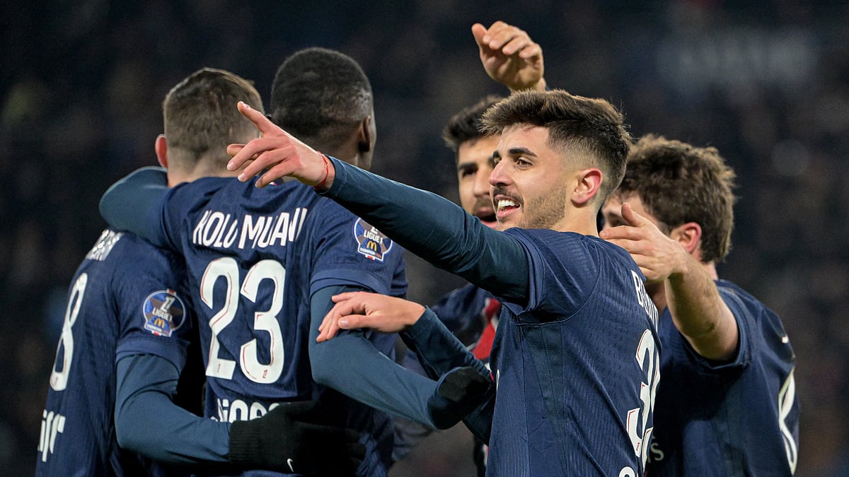 Paris Saint-Germain eased to a 3-0 win over Toulouse on Friday