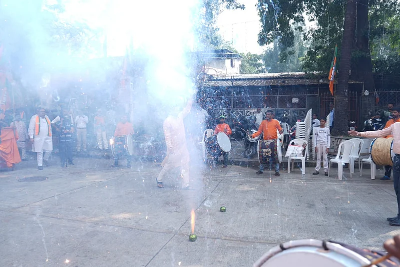 Maharashtra assembly polls 2024 - Mahayuti celebration photos_5