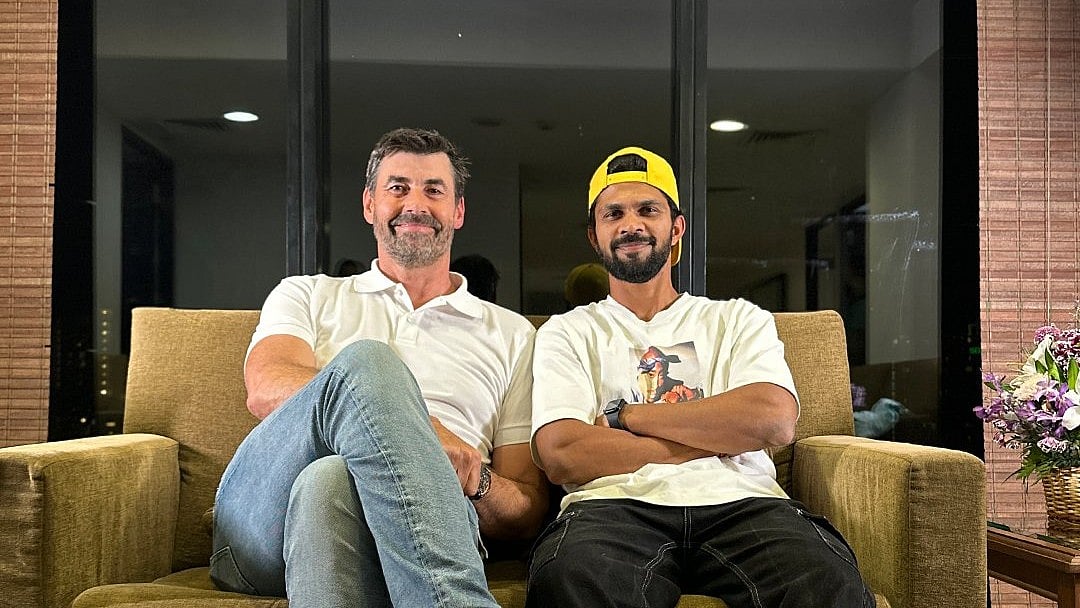 Chennai Super Kings coach Stephen Fleming and captain Ruturaj Gaikwad before the IPL 2025 mega auction. - Photo: X | Chennai Super Kings