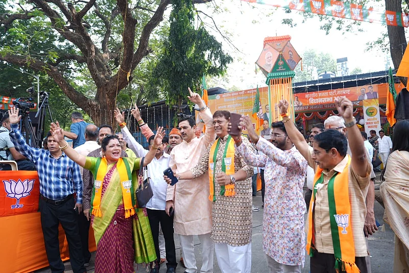 Maharashtra assembly polls 2024 - Mahayuti celebration photos_3