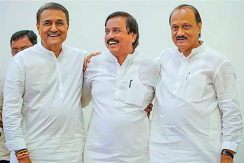 Maharashtra assembly polls 2024 - Mahayuti celebration photos_Ajit Pawar
