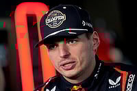 Las Vegas GP: Verstappen Captures 4th F1 Title | Photo: AP/Matt York : Las Vegas GP: Max Verstappen conducts an interview after the F1 Las Vegas Grand Prix