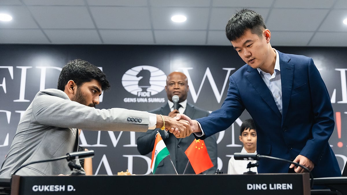 X/ @FIDE_chess : Gukesh resigns on the 42nd move, giving defending champion Ding Liren a 1-0 lead.
