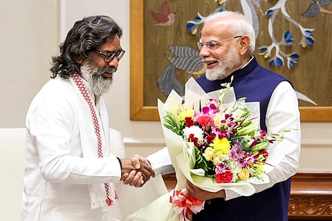 PM Modi meets Hemant Soren