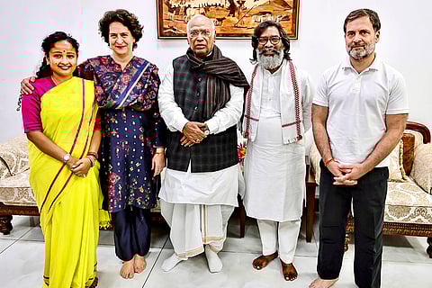 Hemant Soren meets Congress leaders