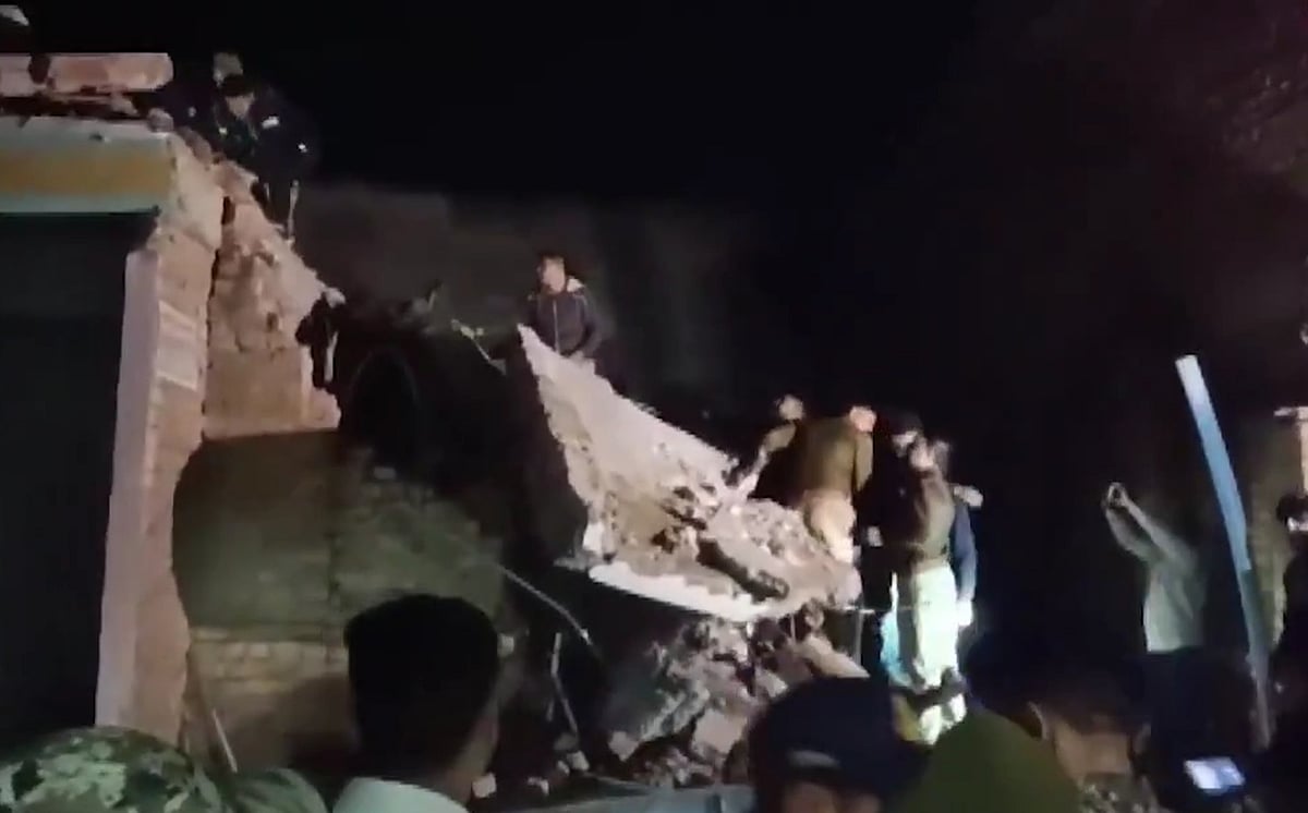 PTI : Madhya Pradesh Morena explosion kills some, injures many