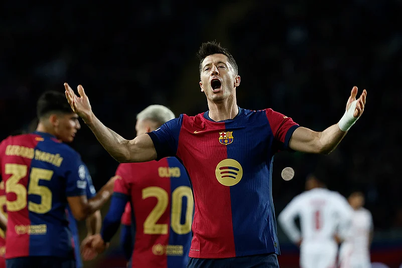 UEFA Champions League soccer Barcelona and Brest football gallery: Robert Lewandowski
