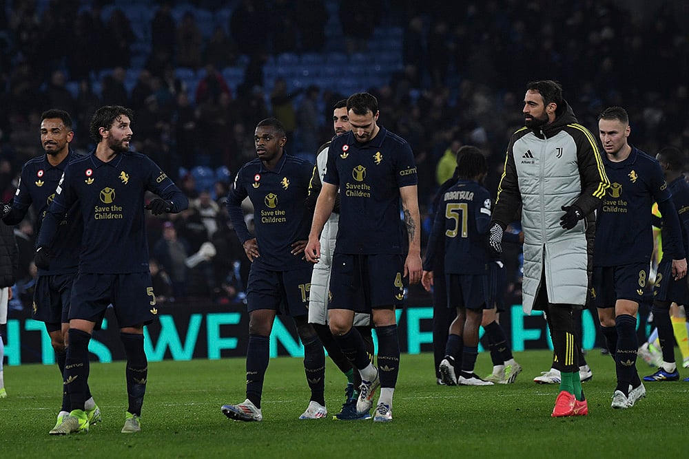 | Photo: AP/Rui Vieira : Champions League 2024-25: Juventus players leave the pitch after the match against Aston Villa