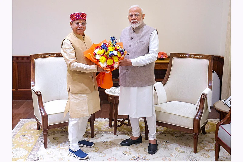 PM Modi meets Himachal Governor