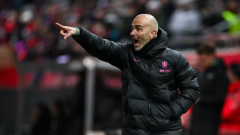 Chelsea boss Enzo Maresca - null