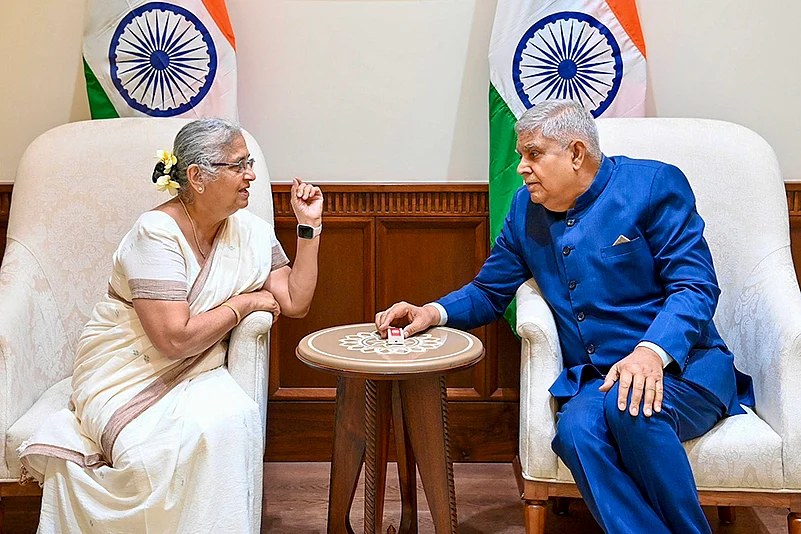 Jagdeep Dhankhar meets Sudha Murty
