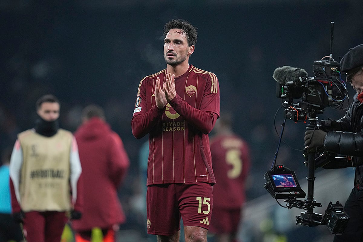 UEFA Europa League Soccer Tottenham Hotspur Vs AS Roma football gallery: Mats Hummels