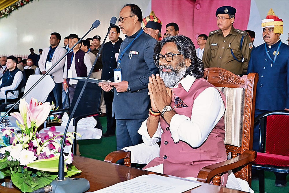 Photo Courtesy: Government Of Jharkhand : Buoyant Return: Hemant Soren takes oath as chief minister in Ranchi on November 28