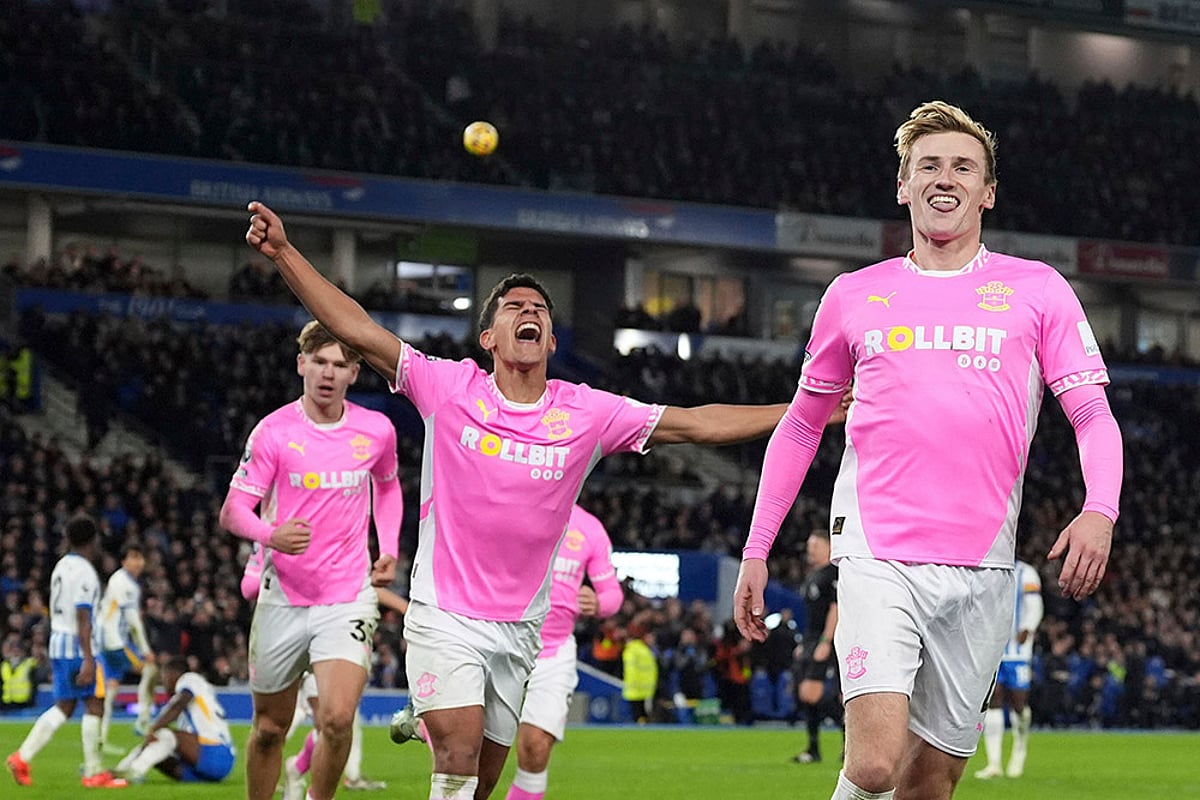 English Premier League soccer Brighton and Hove Vs Southampton football gallery_Flynn Downes