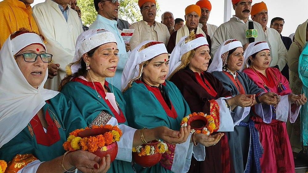 PTI : (FILE PHOTO) Kashmiri Pandits celebrate Navreh 