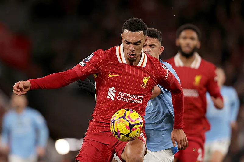 English Premier League soccer Liverpool vs Manchester City football photo: Trent Alexander-Arnold