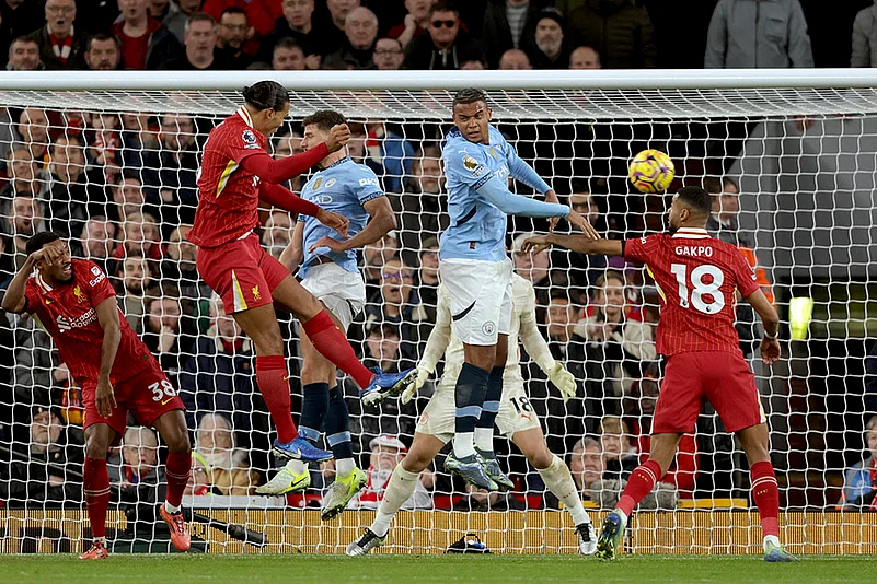 English Premier League soccer Liverpool vs Manchester City football photo: Virgil van Dijk