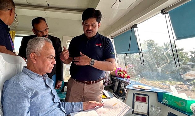 Managing Director Shri Praveen Kumar Conducts Inspection Of Vadodara Unit