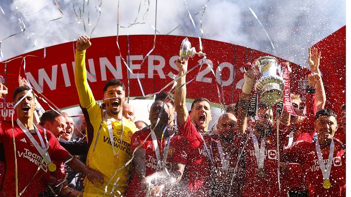 Manchester United lift the FA Cup - null