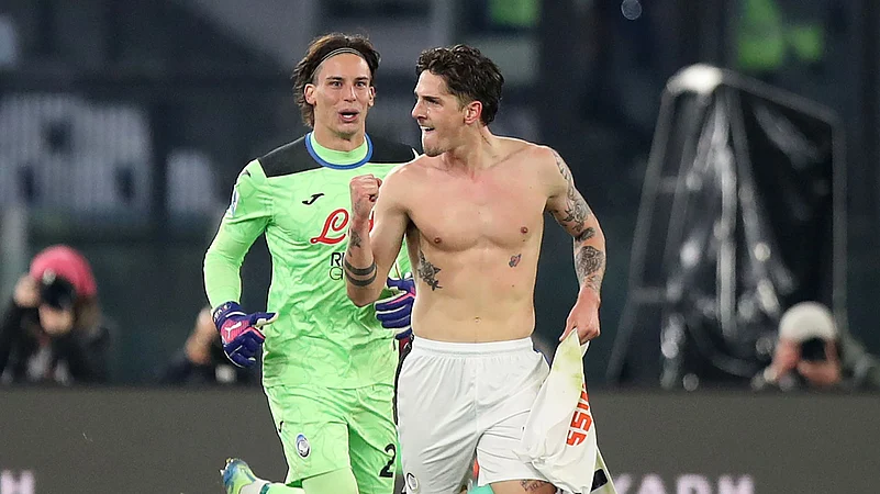 Nicolo Zaniolo celebrates scoring for Atalanta