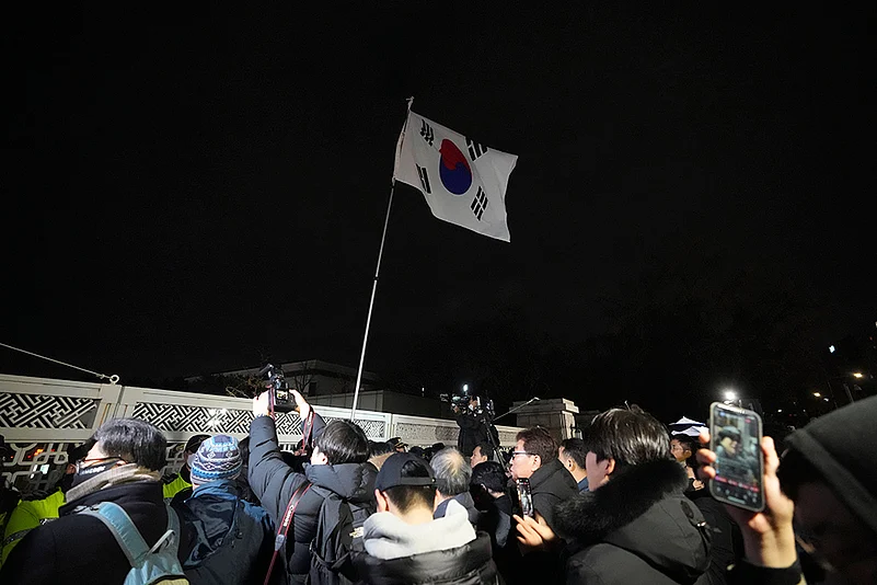 Martial Law: South Korea political crisis photos 1