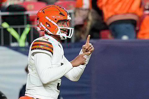 NFL: Browns quarterback Jameis Winston celebrates his 4-yard touchdown pass