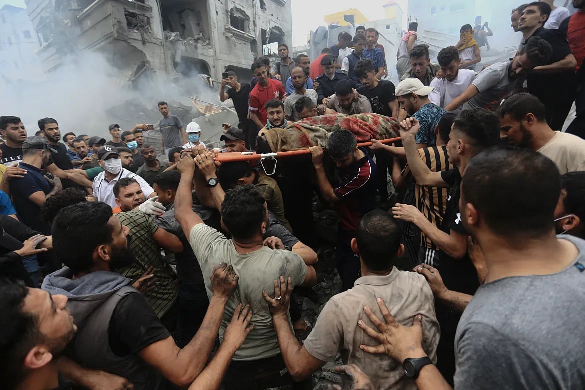 AP : Israeli air strikes killed several in Gaza