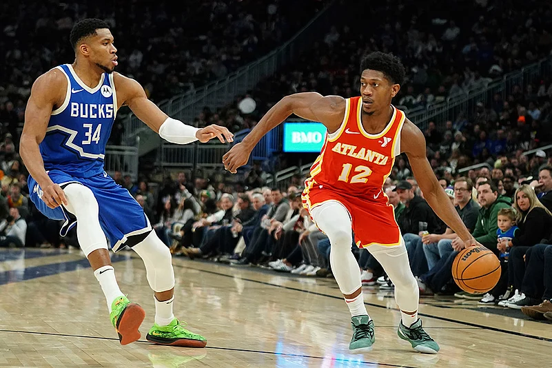 Bucks Hawks Basketball