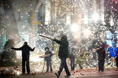 Pro-EU protests in Georgia: Demonstrators launch firecrackers