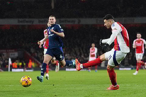 EPL 2024-25: Arsenal's Gabriel Martinelli kicks the ball