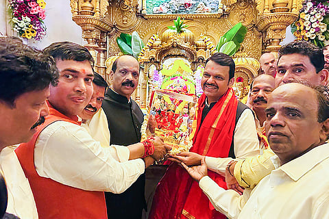 Devendra Fadnavis at Siddhivinayak temple