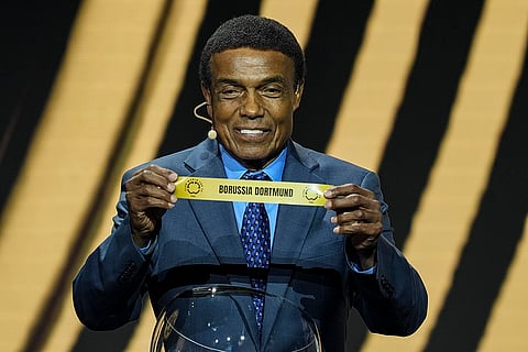 FIFA Club World Cup Draw: Teófilo Cubillas displays Borussia Dortmund