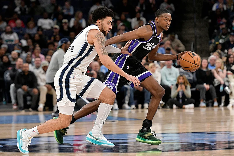 NBA 2024-25 Memphis Grizzlies vs Sacramento Kings Basketball game photos: DeAaron Fox